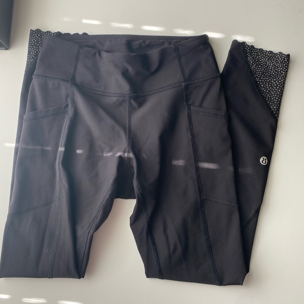 Lululemon Reflecting Leggings, size 2, Perfect condition - Picture 3 of 10